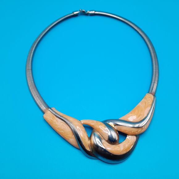 Vintage Beige Enamel Necklace, Omega Chain, 1980s Vintage Jewelry - Picture 7 of 11